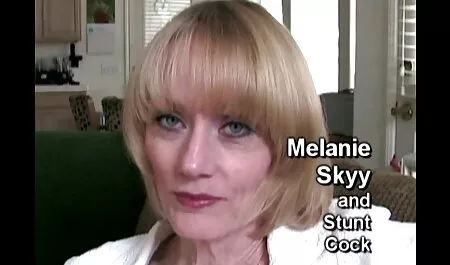 Henkilö, joka kutsui ystävänsä silver online kotiin vanha nainen porno