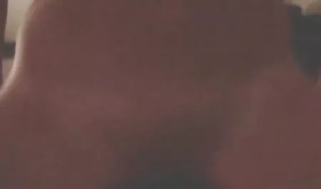 Suuri mies Anaali nähdä nuoren ilmaita pornoa tytön läpi repiä Ferrari, sukat.