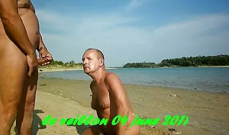 Kamppailee Tyynen, sarita savikko porno lävistävän vatsan kanssa.