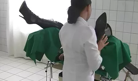 Tulevaisuuden porno malli näyttää kaikki hänen positiivinen, houkutella kukko vanhempi nainen porno