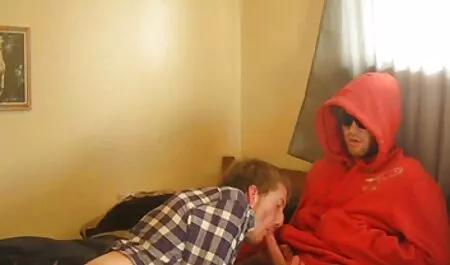 Vaaleaverikkö tapasi miehensä porno koti vessassa tussun kanssa.