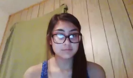 Mirriä ilmaiset porno testataan metsässä.