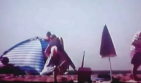 Salainen Lesbo istunto pornoelokuva heinäsuovassa