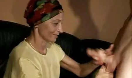 Kävelin ilmaiset porno hänen housuissaan.