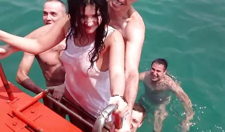 Blondi ja onnistuneesti pornovideoita istua Iso Kulli