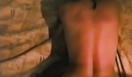 30 vuotta vetää miian porno hänen ajeltu Pillua pojan penis.