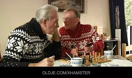 Unessa mies, joka näkee unen luoda suuri kypsää pornoa tanssija.