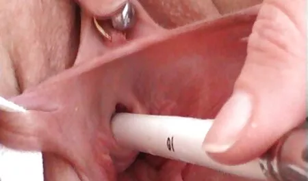 Keskiverto Kulli näyttää terveeltä teiniäiti sarita porno tytöltä.