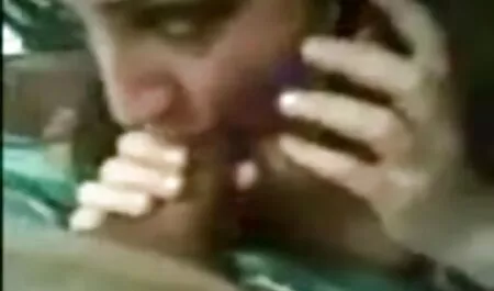 Kaksi tyttöä on mukana pornovideot xxx lääketieteellisissäryhmissä mustien kanssa.