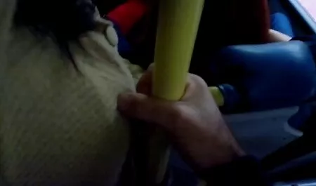 Naapurin tyttöystävän kanssa suomalaisia seksivideoita vessaan pettämistä.