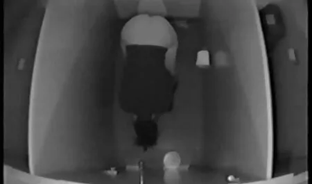 Thai siivosi takan ja täytti pornofilmi ilmainen minut spermalla.