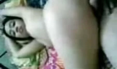 Esi-isät epäilemättä, että tytöt hänen poissa, koti porno järjestää sukupuoli.