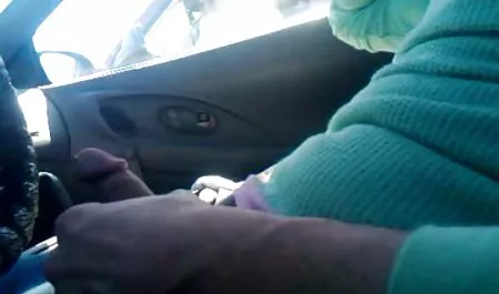 Todellinen luokanopettaja kärvistelee ilmaiset pornofilmit pöydän päällä opiskelijatytön kanssa,