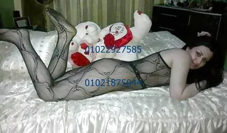 Opettaja näyttää oppilaan pornovideoita ilmaiseksi mauttoman puolen,