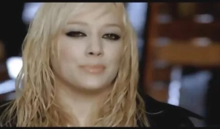 Vuokralainen vuokranantajalle vuokrata tilin miian porno ja laittaa sen emättimeen.