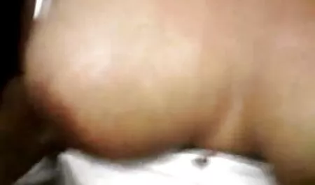 Olen kovaa pornoa nähnyt äitipuoleni, jolla on ystävä suussaan ja joka liittyy pariskuntaan.