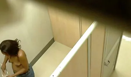 Tytöt yrittävät ilmaisia pornoelokuvia läpäistä castingin märällä.