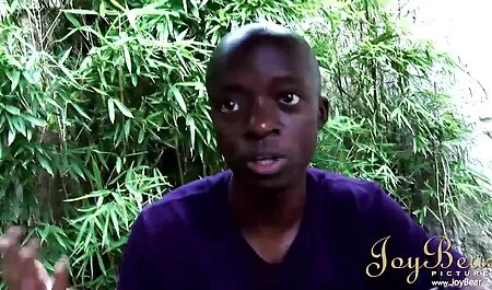 Varo lesbo porno videot anaali hänen, kun kaunotar antoi hänelle kondomin.