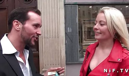 Hän jatkoi uusien ilmaiset porno videot tissien tapaamista, ja pian hänestä tuli kukko