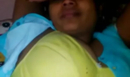 Hän joutui käymään musta, ja oli ilmaisia pornovideoita onnellinen