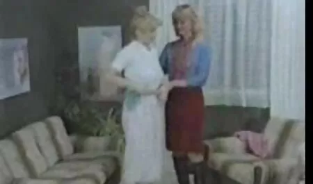 Näin miehen ampuvan kova porno ja nopeasti istuttavan kaatopaikalle.