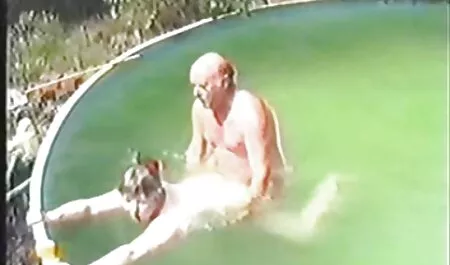 Valitse kauneimmat pornovideot yksi, joka seuraa kolmea tuntematonta otoksessa naisista