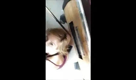 Riidan ilmainen porno jälkeen mies yrittää tehdä rauhan vaimonsa kanssa, on