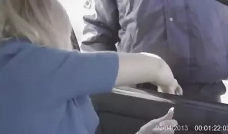 Hänelle soitettiin aiemmin, hän oli ilmaiset kotimaiset seksivideot humalassa ja houkutteli tyttöystäväänsä.