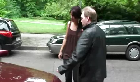 Rahankeräykseen suomalaiset seksivideot naiiville menijälle katukahvilassa