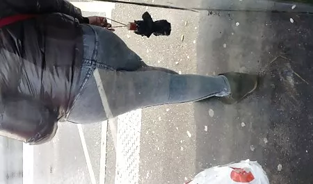 Myyjä gruppese ja suomalaista ilmaista pornoa valloittaa ostaja ja hänen ystävänsä