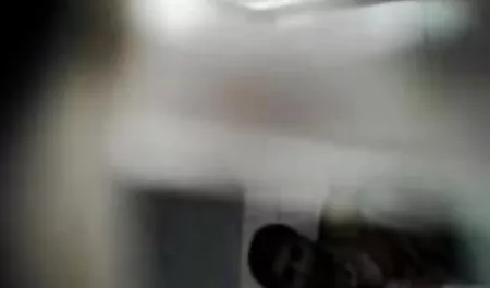 Sukellus rakastaa naisen luonnetta ja katsella ilmaiset pornovideot ankkoja hänen kanssaan