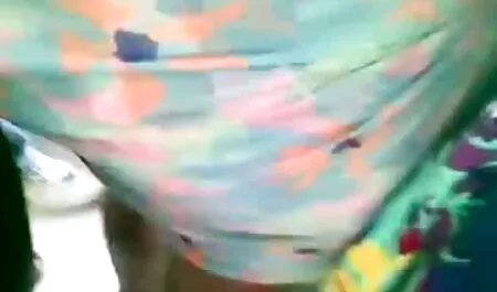 Seuraavana aamuna klubit, ilmaiset porno videot vieraan miehen poika isänsä selässä.