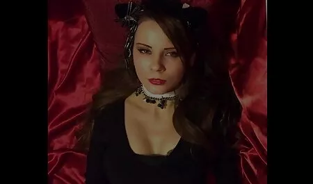 Tytöt tuovat rakastajansa kolmen joukkoon, rajua pornoa jotta pojat eivät jäisi jälkeen.