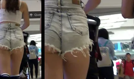 Pieni oppilas aikuisviihde porno vetää tussua suurmestarin penikselle.