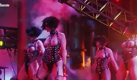 Pitkään uima-altaassa nähty suomalaista pornoa Blondi kritisoi mustaa kullia