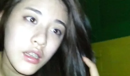 Vuokraan huoneen ja kauneimmat pornovideot hyppään naapuriin ensimmäistä kertaa.