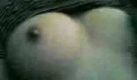 Hän valitsi kovaa pornoa ihmiset urheilemaan puistossa, ja hän on vapaa.