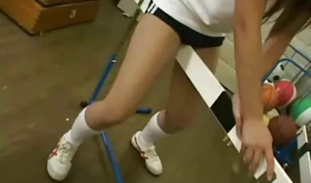 Nousin suomalainen pornovideo junasta ja otin ison miehen isäpuoleni suuhun.