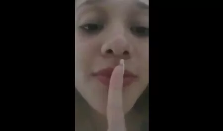 Äiti löysi kovaa pornoo terveen Kaluhuoneen, joka mahtuu huoneeseen