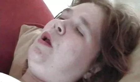 Kaunis, blondi, onnellinen, ja mahdollistaa isoäiti porno raiskauksen pillua