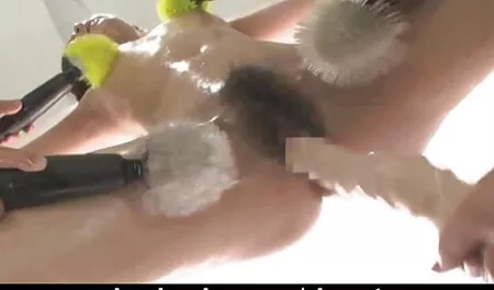 Äitini viettelee pojan ja pornoelokuvia laittaa