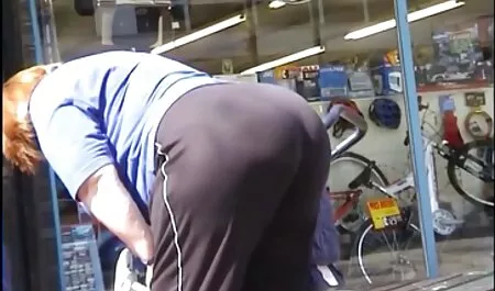 Lesbo vanha porno on miehen kanssa silmälasit edessäsi