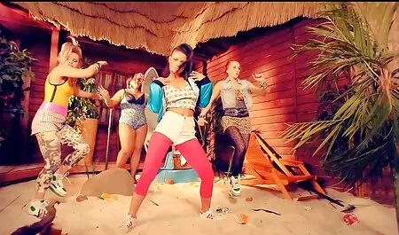 Huolehtiva äiti suomalainen porno opettaa isäpuoli naida hänen nuori mies.